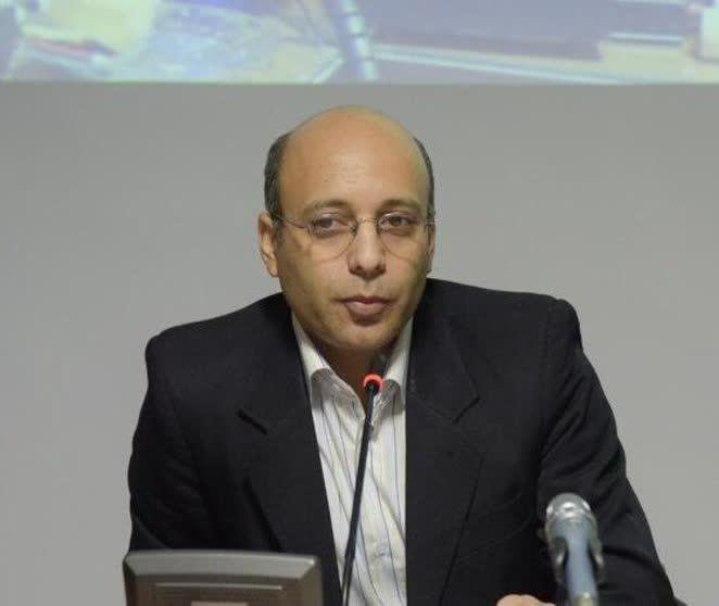 دکتر جواد براتی